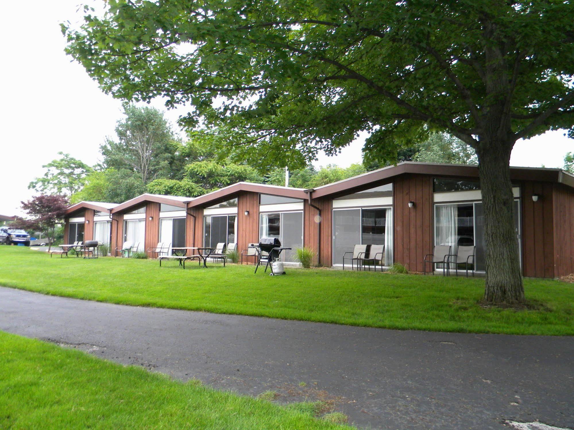 Nader'S Motel & Suites Ludington Exterior photo