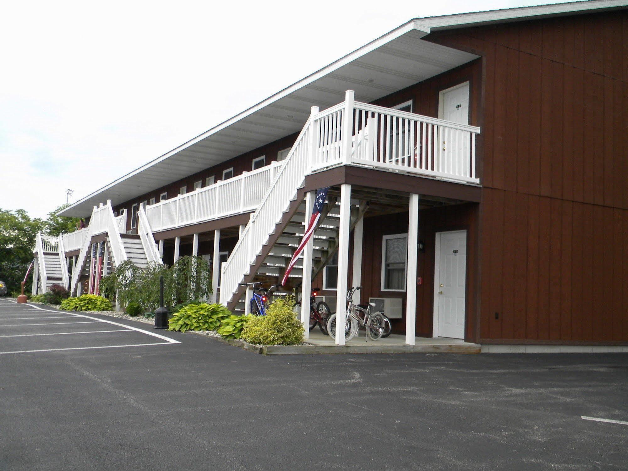 Nader'S Motel & Suites Ludington Exterior photo