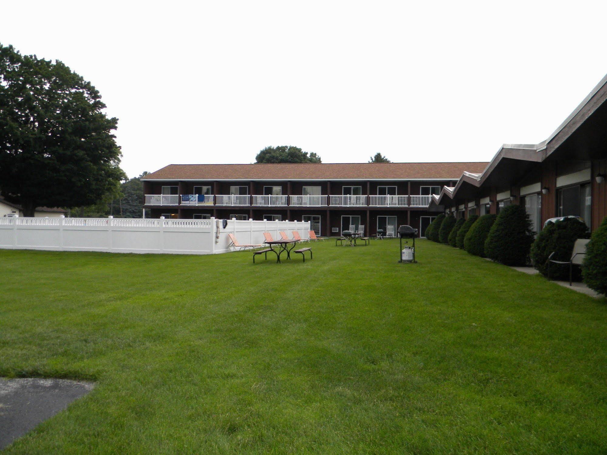 Nader'S Motel & Suites Ludington Exterior photo