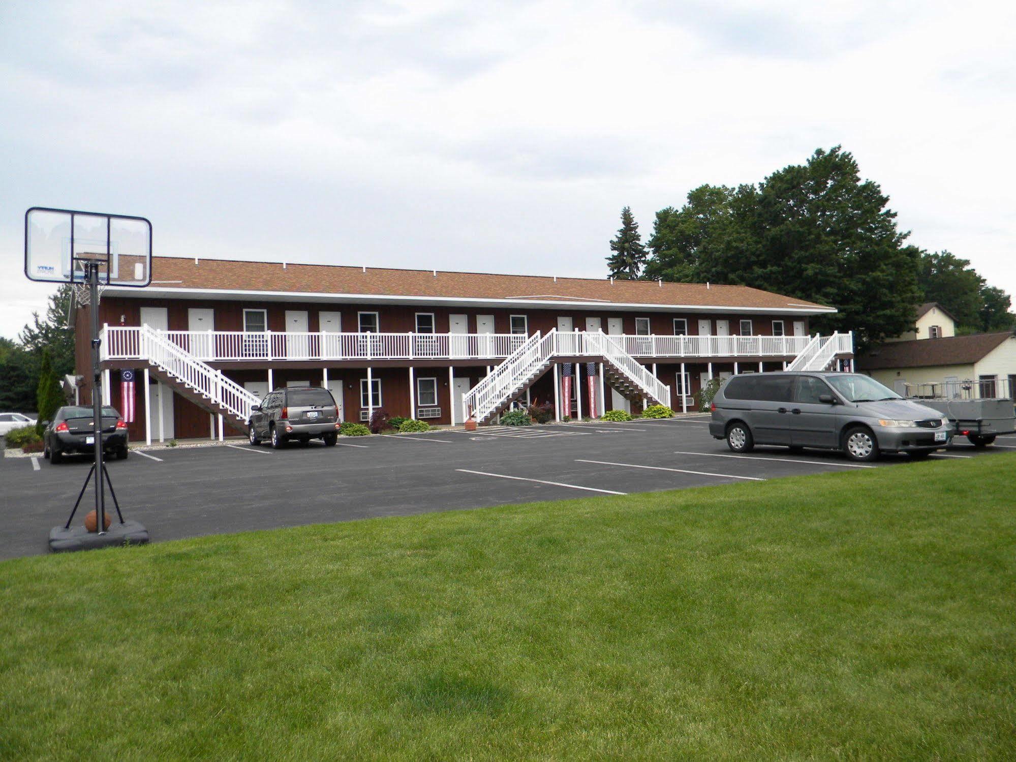 Nader'S Motel & Suites Ludington Exterior photo